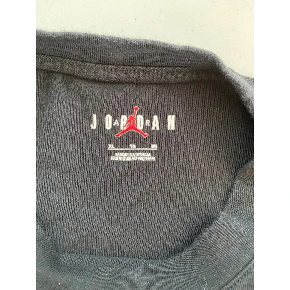 Jordan Mens XL Black T-Shirt Sneaker Patch Jumpman Logo Short Sleeve Tee